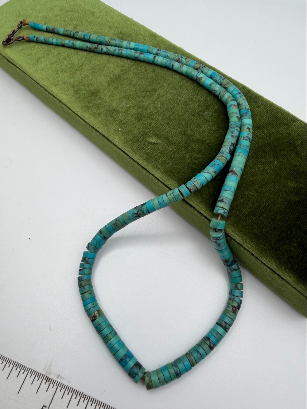 EARLY 1900;S VINTAGE NAVAJO GRADUATING TURQUOISE HEISHI STERLING SILVER NECKLACE